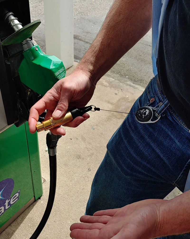 Outlet ⭐ Bars Mister Leash™ - Retractable Clip-on Atomizer For Hand Sanitizers - Chrome Skull Design - Refillable ✨ 11 Outlet ⭐ Bars Mister Leash™ - Retractable Clip-on Atomizer For Hand Sanitizers - Chrome Skull Design - Refillable ✨ - Image 9