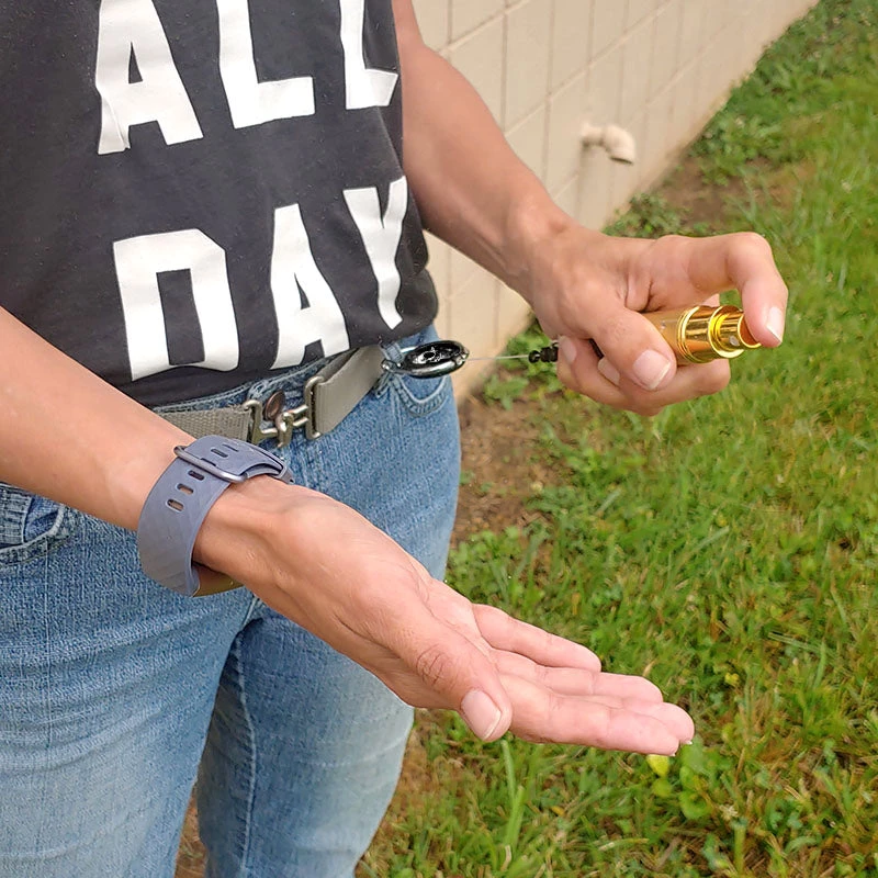 Coupon 🤩 Bars Mister Leash™ - Retractable Clip-on Atomizer For Hand Sanitizers - Gold Stars Design - Refillable ❤️ 7 Coupon 🤩 Bars Mister Leash™ - Retractable Clip-on Atomizer For Hand Sanitizers - Gold Stars Design - Refillable ❤️ - Image 5